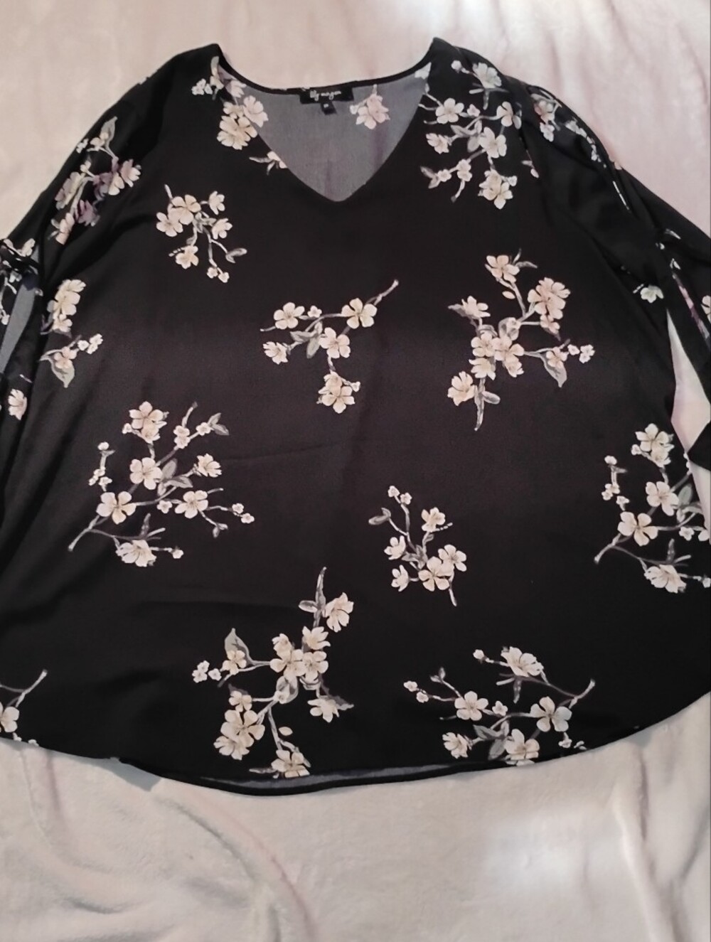 Lily Morgan 2X Black Floral V-Neck Women’s Blouse